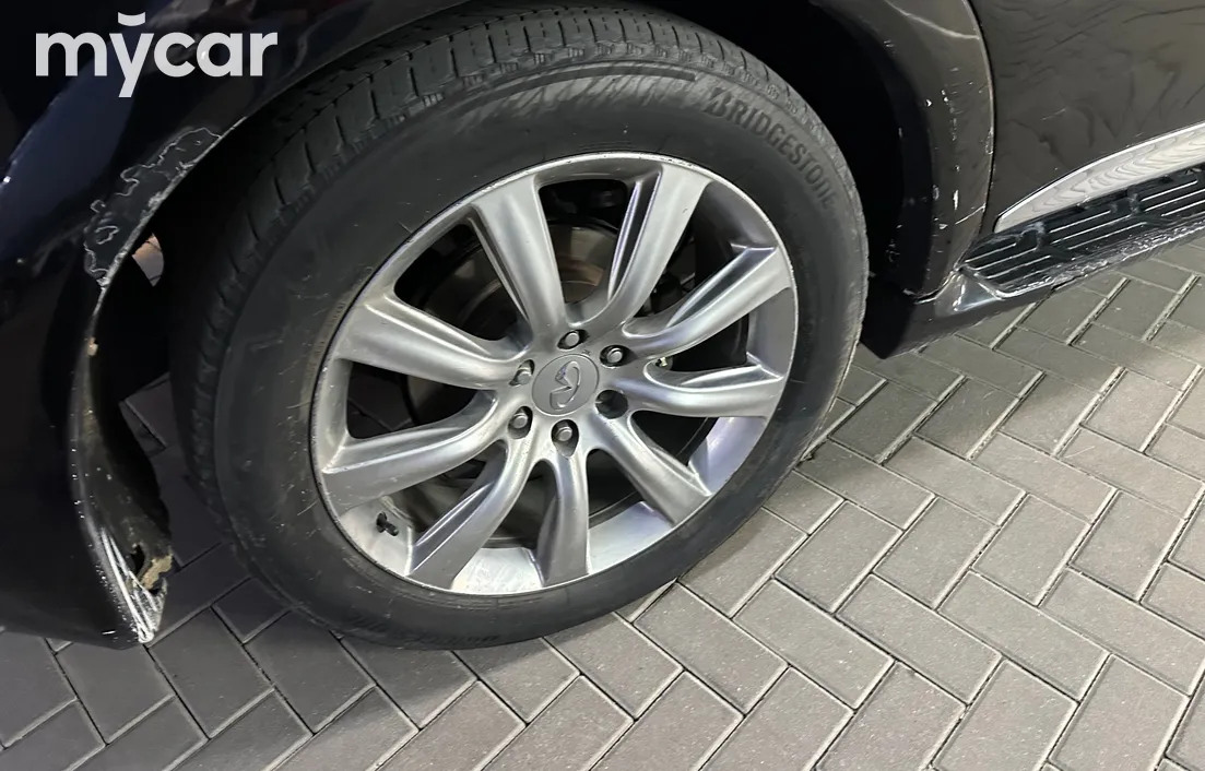 Infiniti QX56 2011