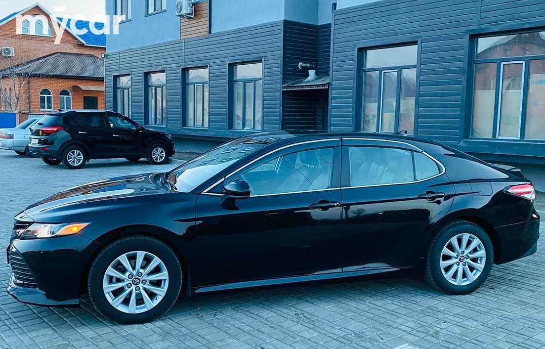 Toyota Camry 2019