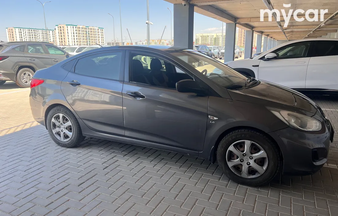 Hyundai Accent 2013