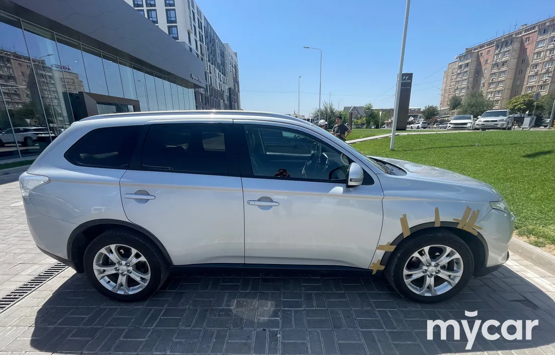 Mitsubishi Outlander 2014