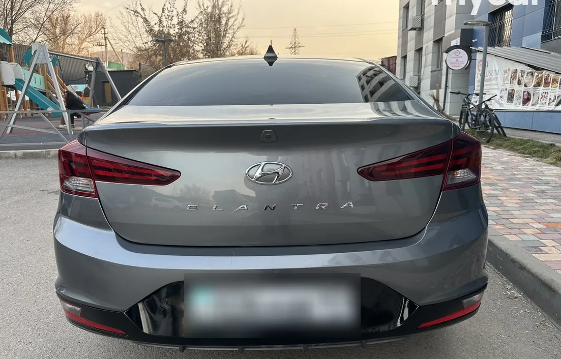 Hyundai Elantra 2019