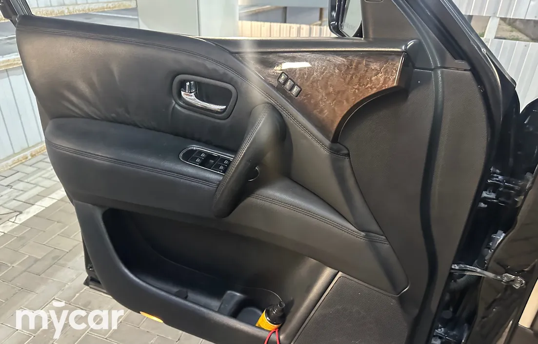 Infiniti QX56 2011