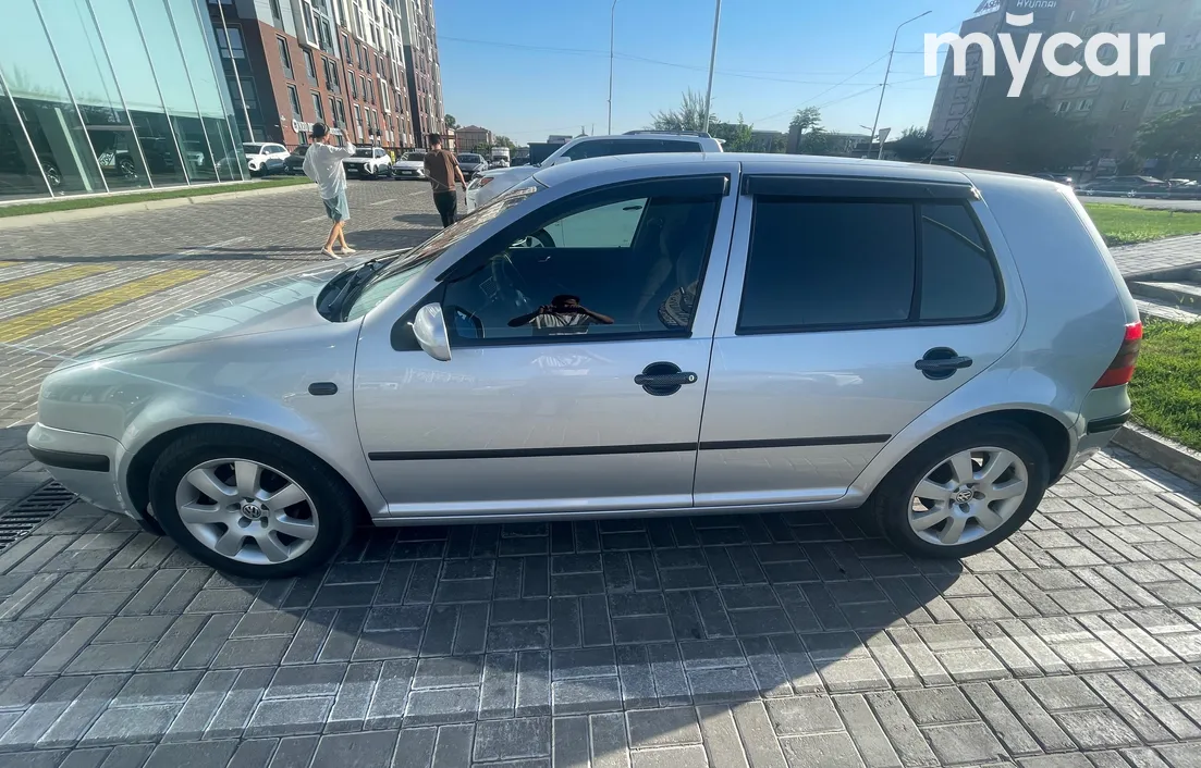 Volkswagen Golf 2003