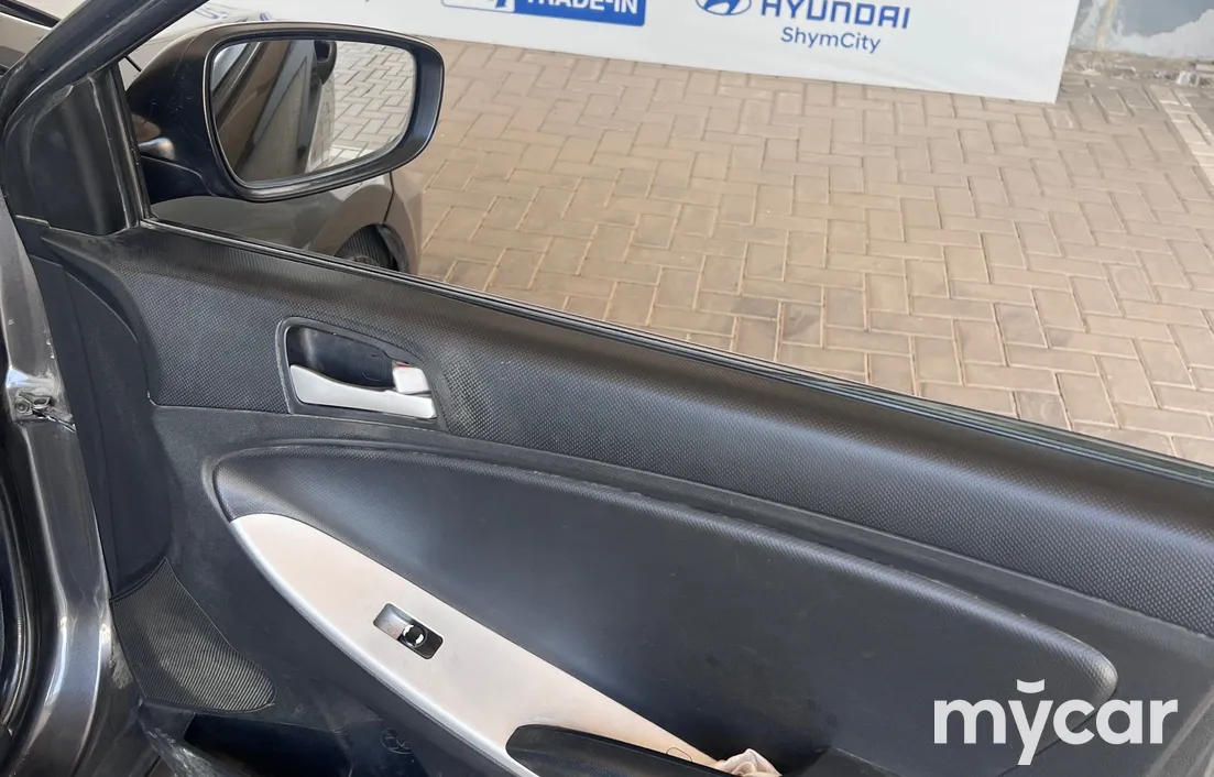 Hyundai Accent 2013