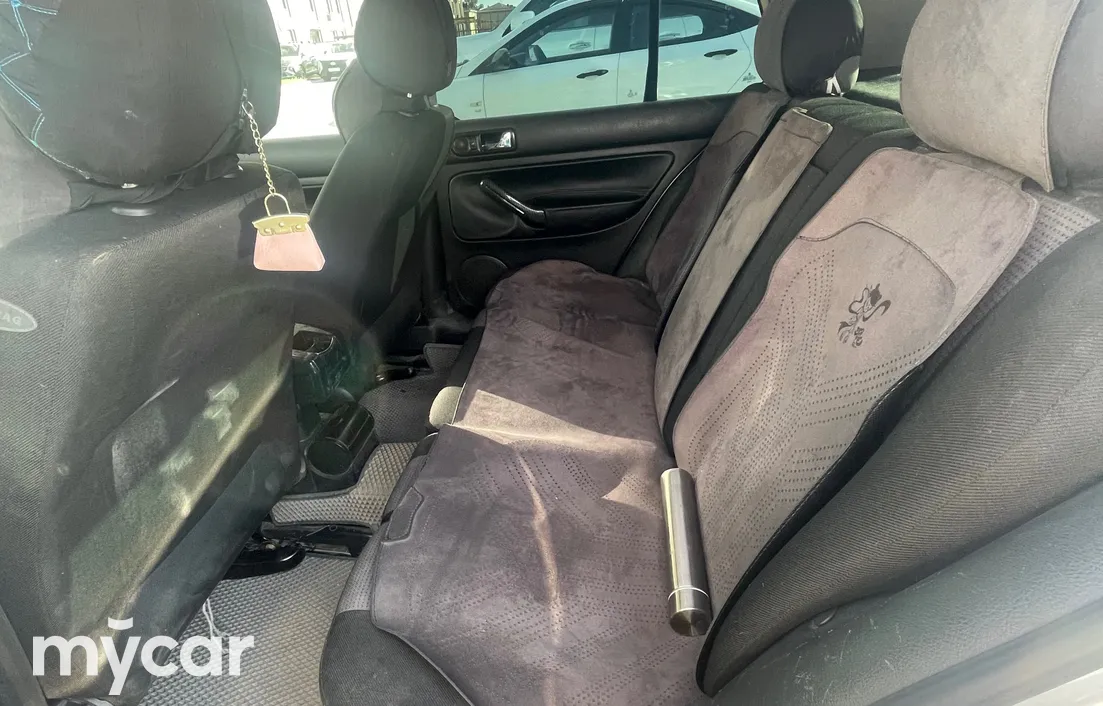 Volkswagen Golf 2003