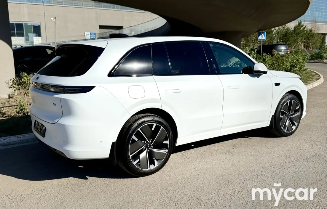 LiXiang L6 2025
