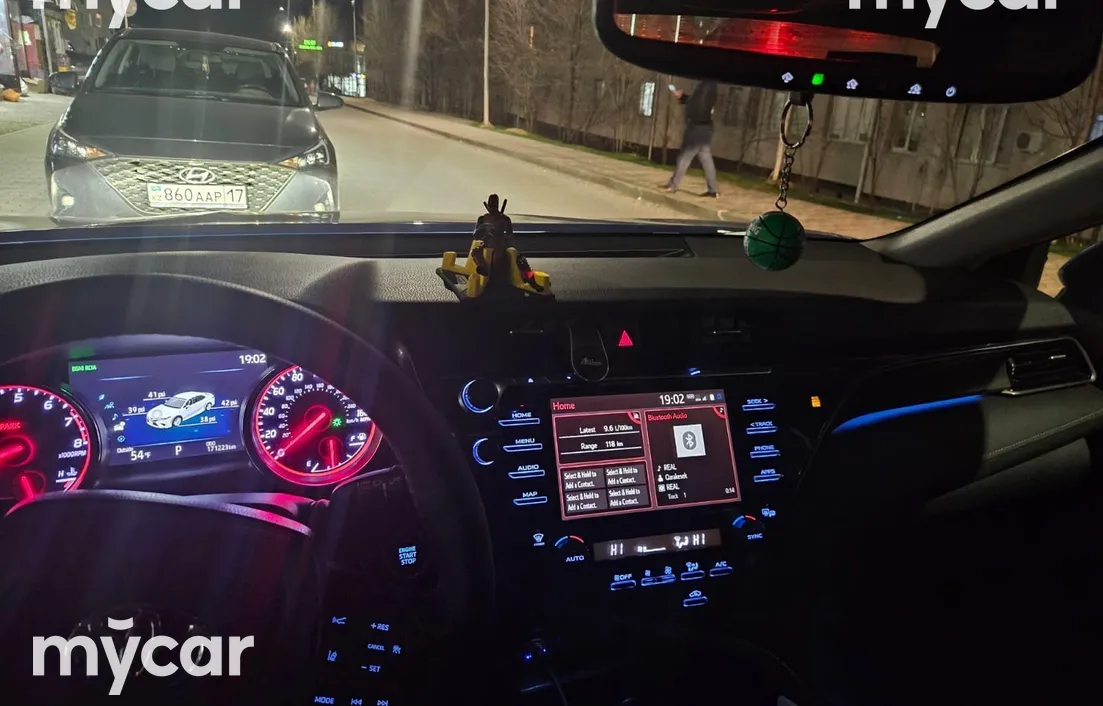 Toyota Camry 2019