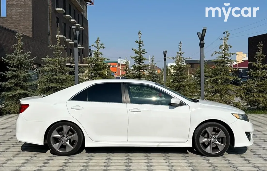 Toyota Camry 2014