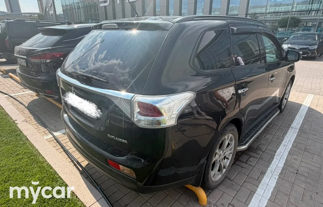 Mitsubishi Outlander 2013