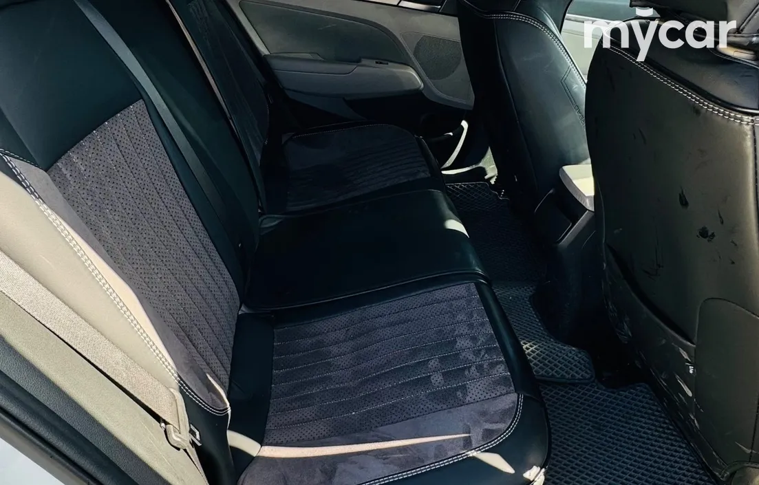 Hyundai Elantra 2017