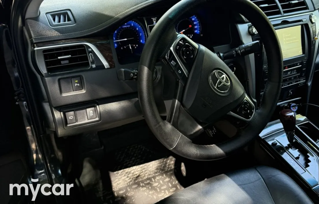 Toyota Camry 2015
