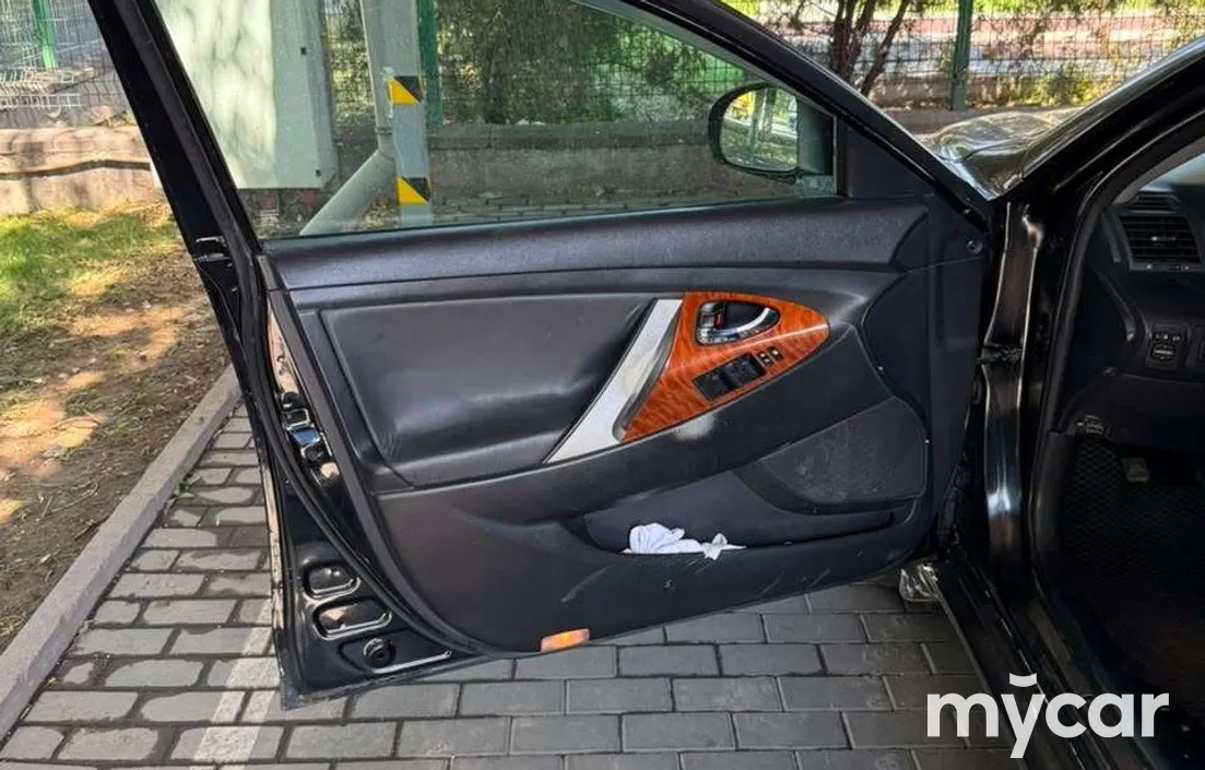 Toyota Camry 2011
