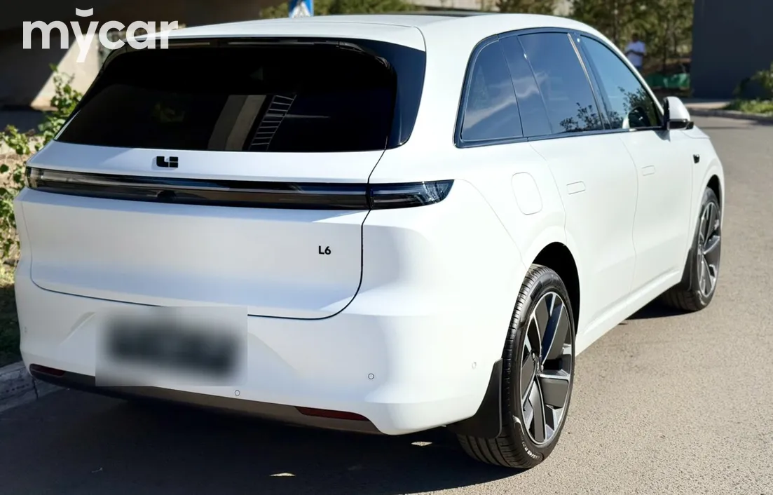LiXiang L6 2025