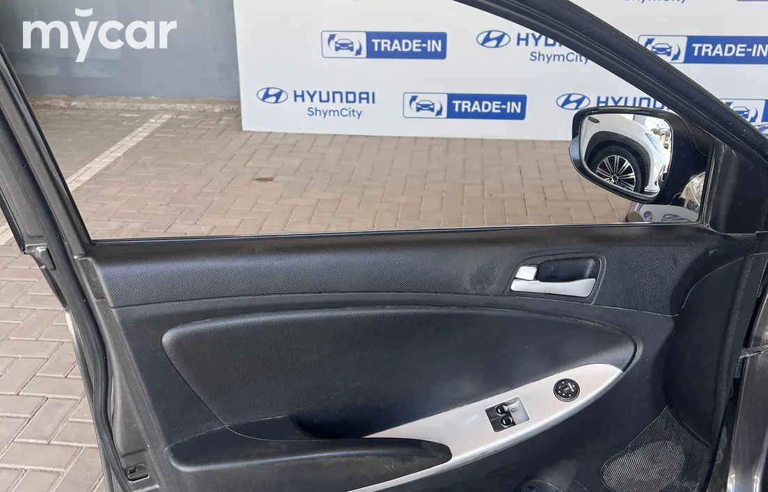 Hyundai Accent 2013