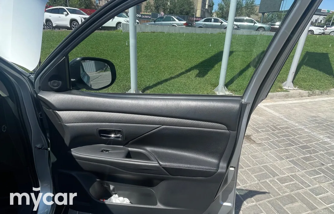 Mitsubishi Outlander 2014