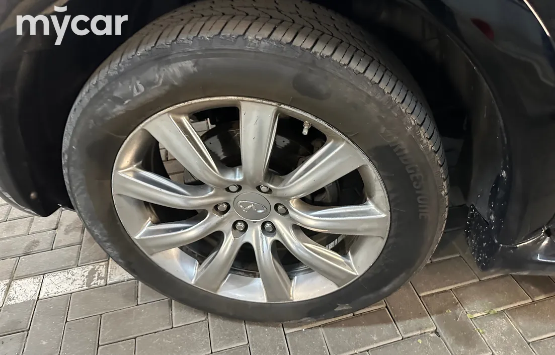 Infiniti QX56 2011