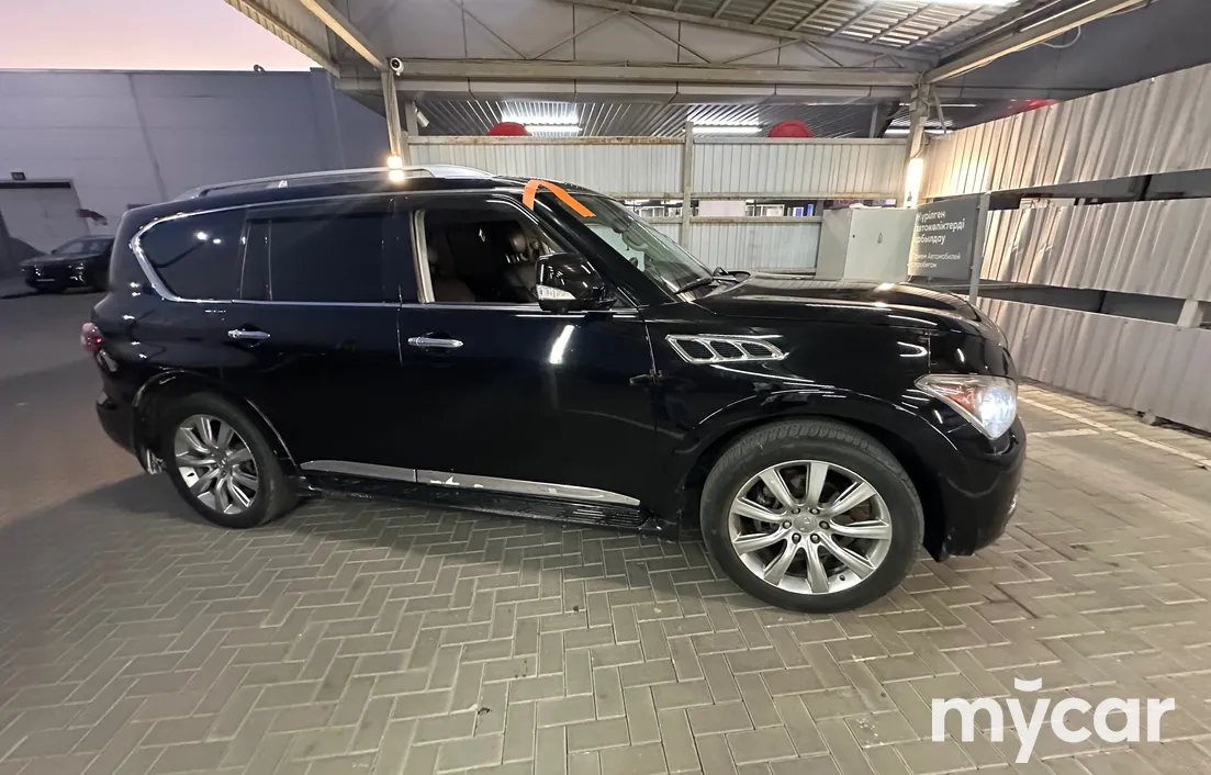Infiniti QX56 2011