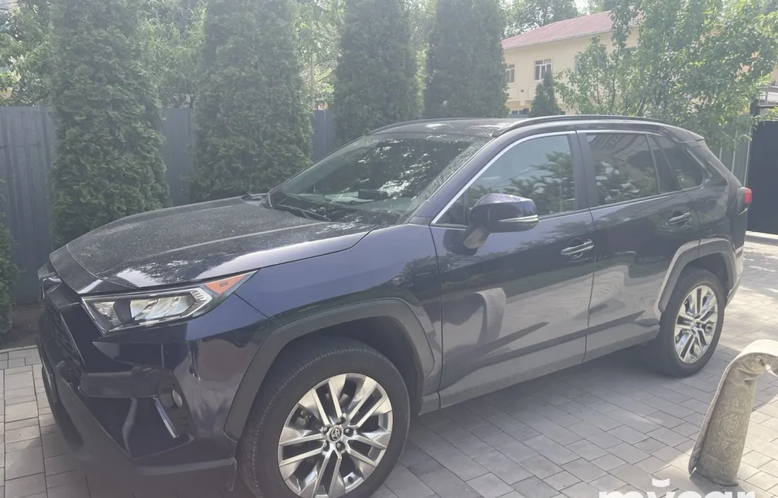 Toyota RAV4 2021