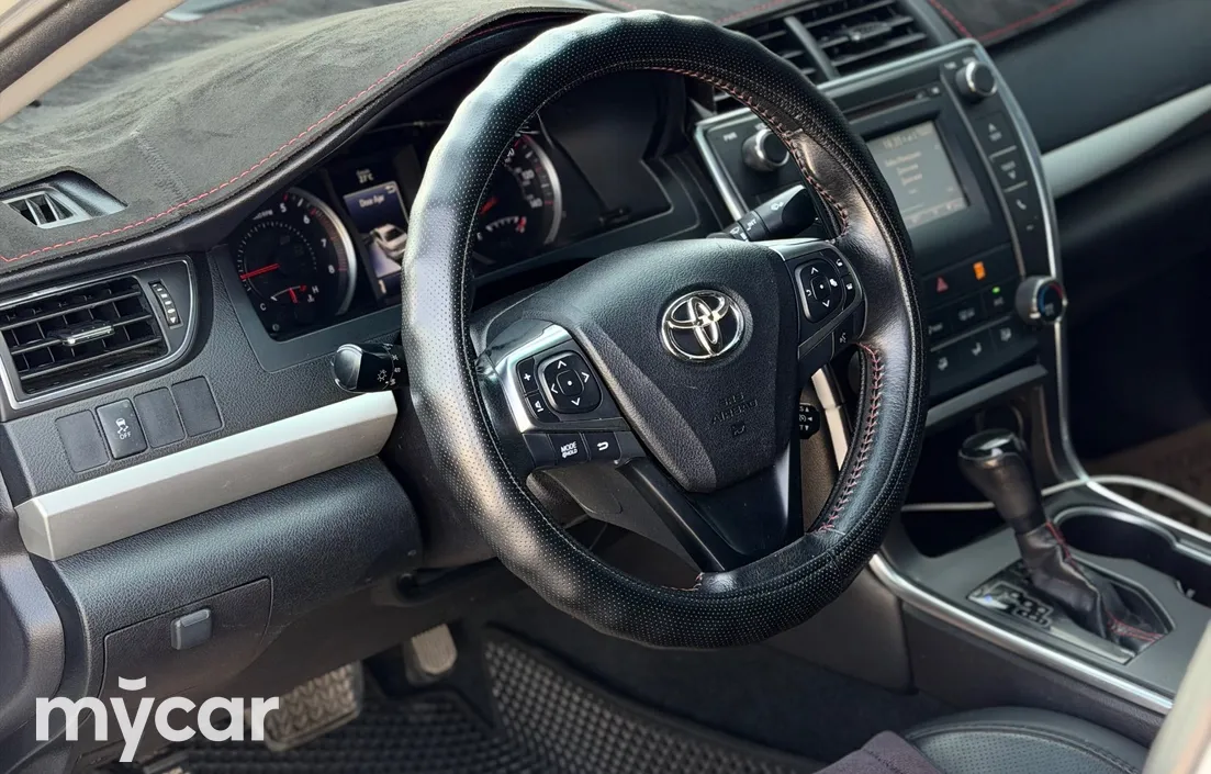 Toyota Camry 2016