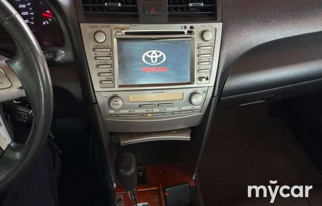 Toyota Camry 2011