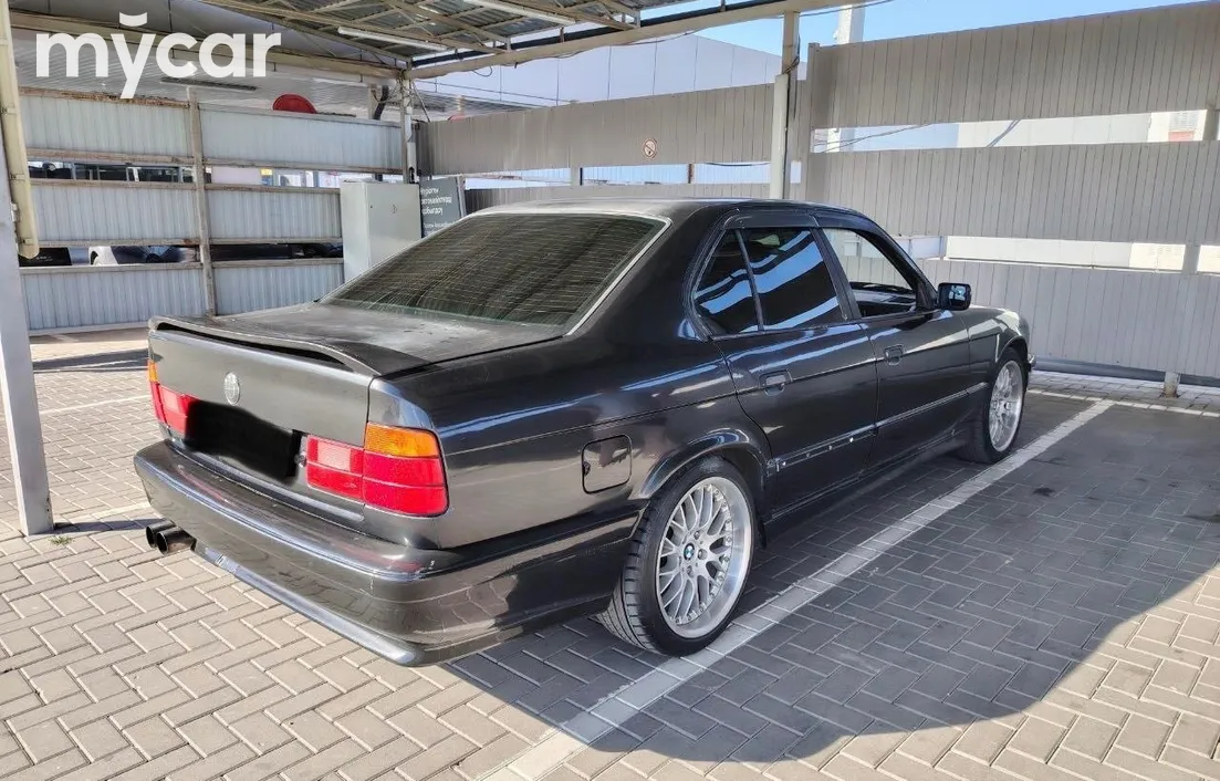 BMW 5 серия 1990