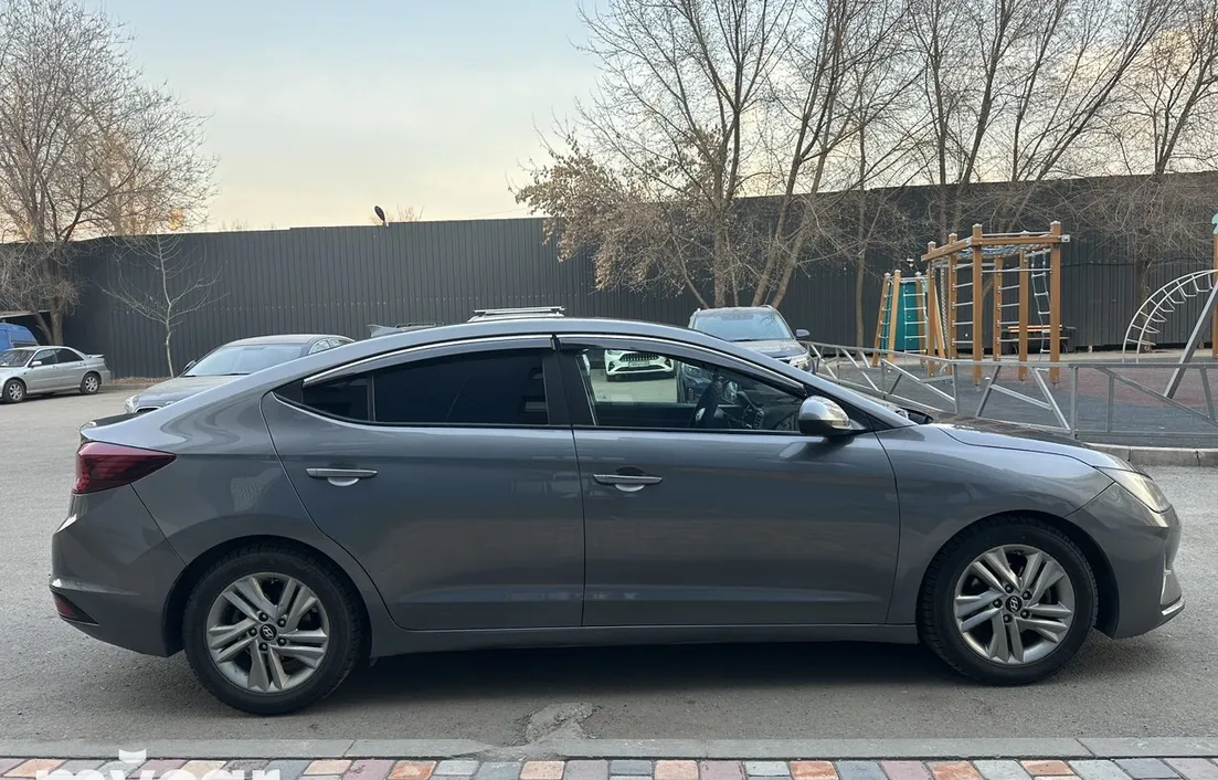 Hyundai Elantra 2019
