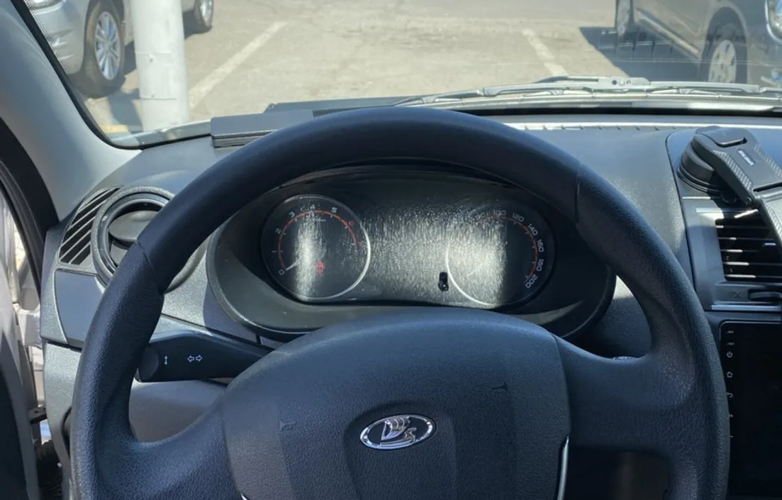 LADA Granta 2024