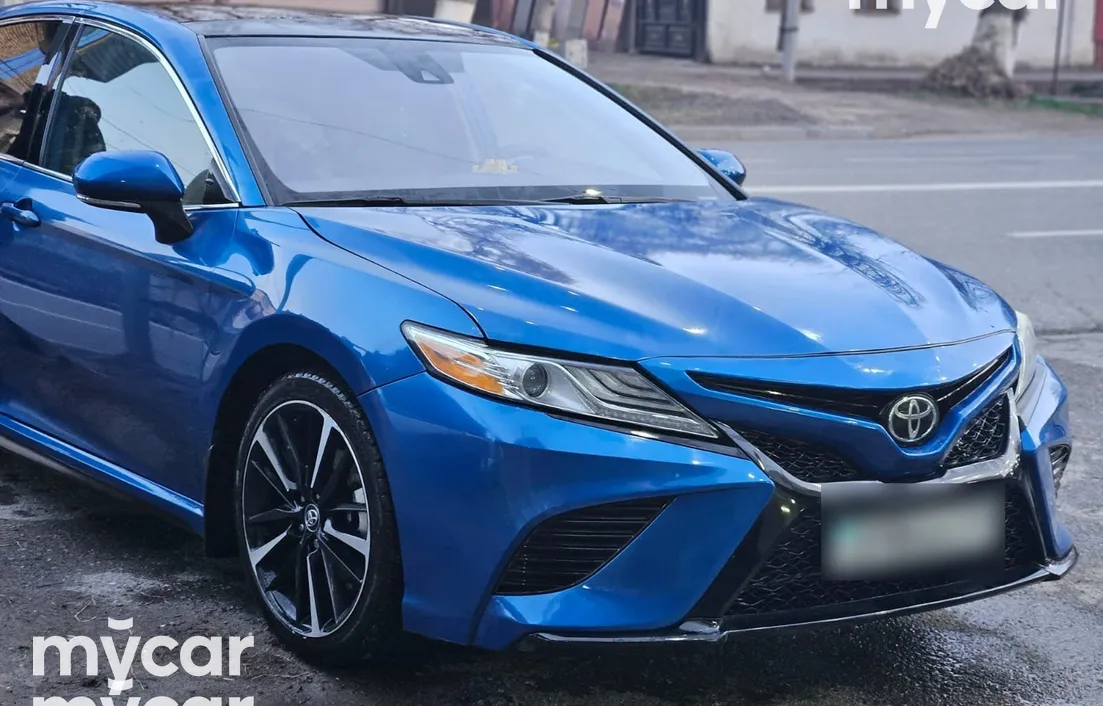 Toyota Camry 2019