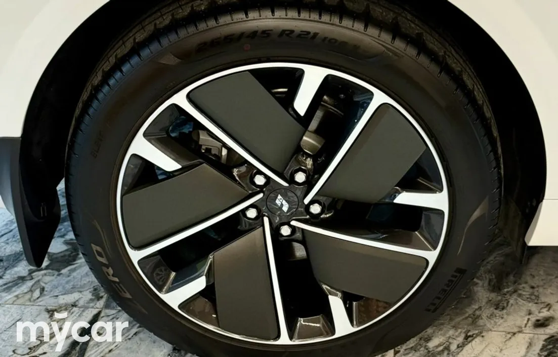 LiXiang L6 2025