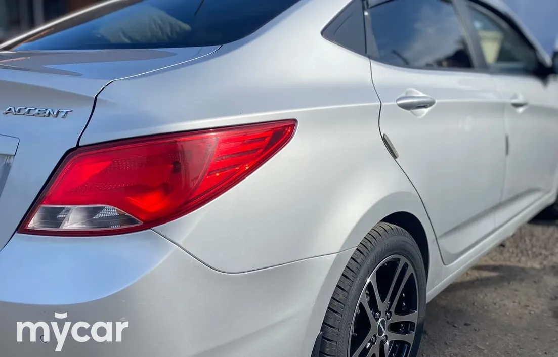 Hyundai Accent 2015