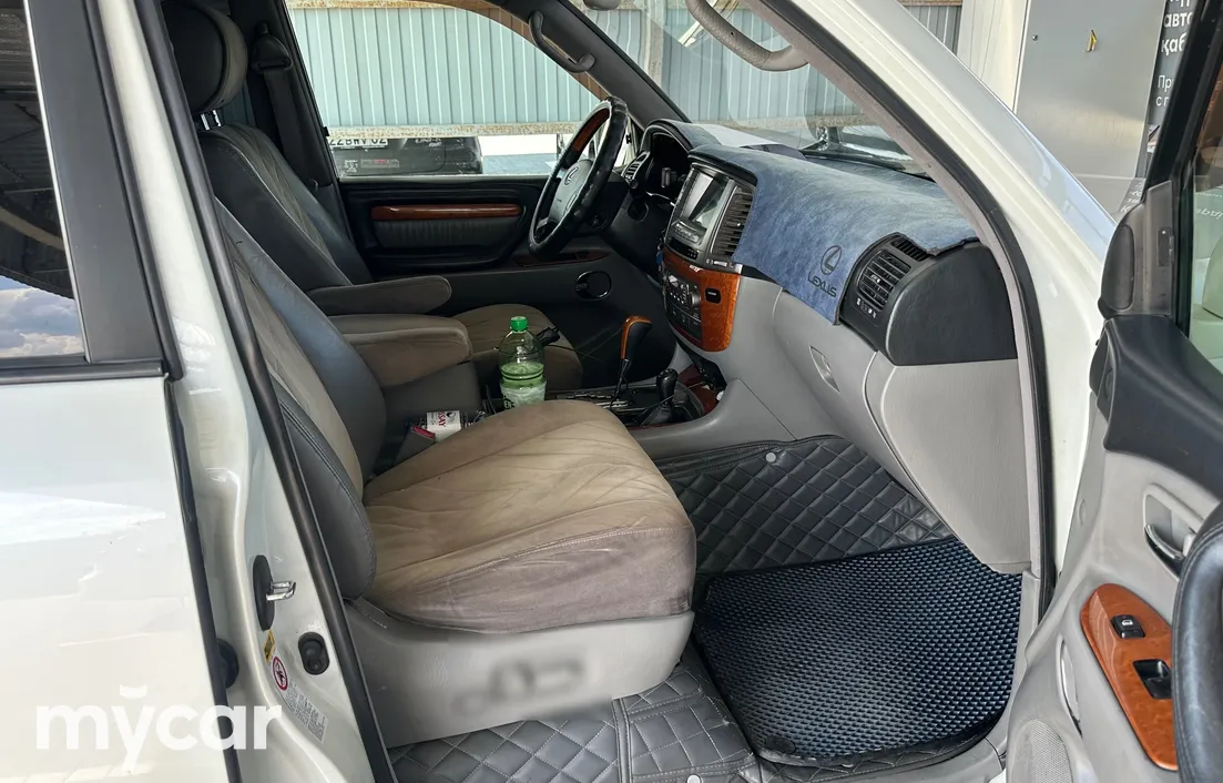 Lexus LX 2004