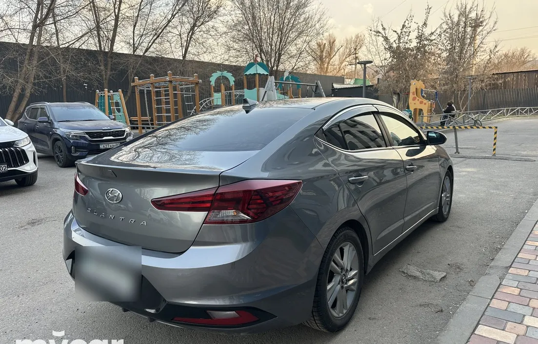 Hyundai Elantra 2019