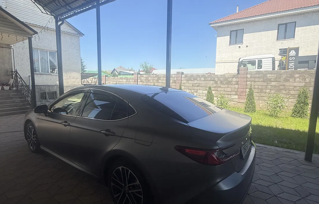 Toyota Camry 2025
