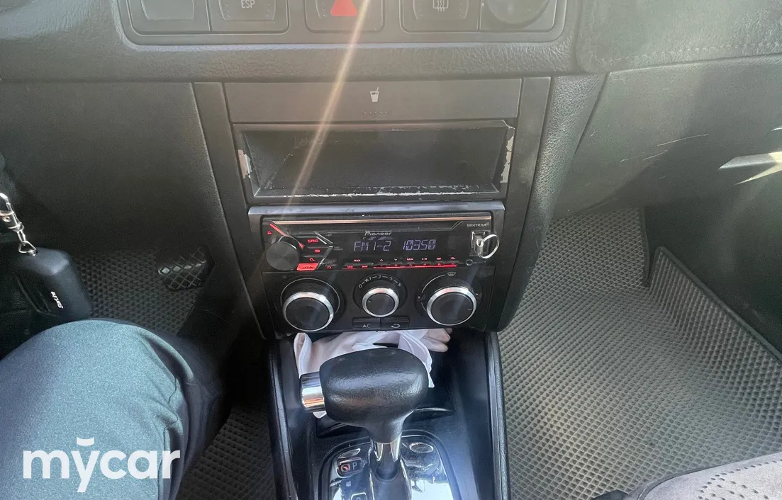 Volkswagen Golf 2003