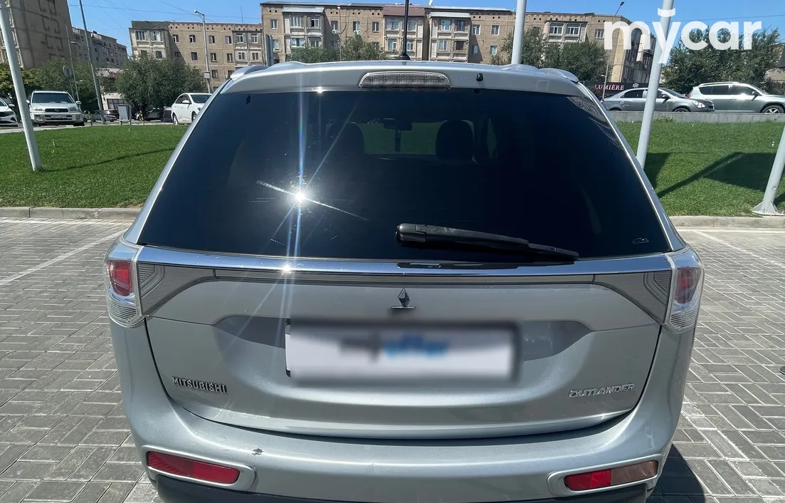 Mitsubishi Outlander 2014