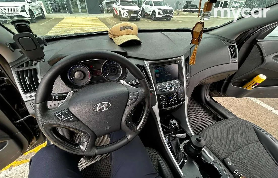 Hyundai Sonata 2012