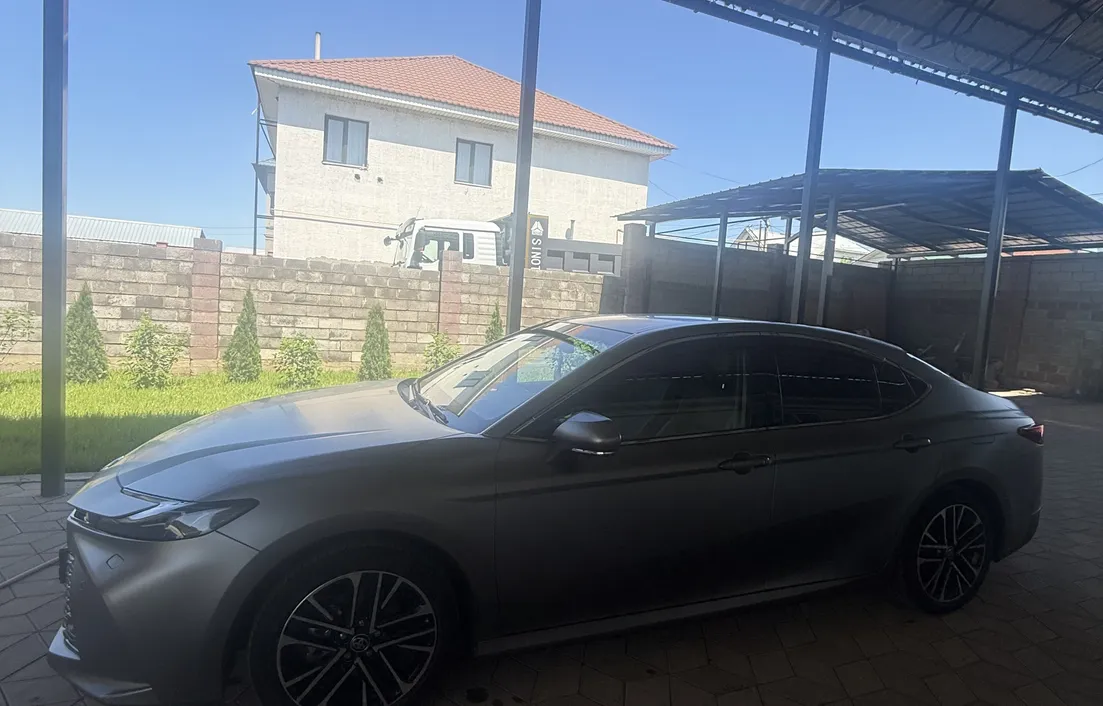 Toyota Camry 2025