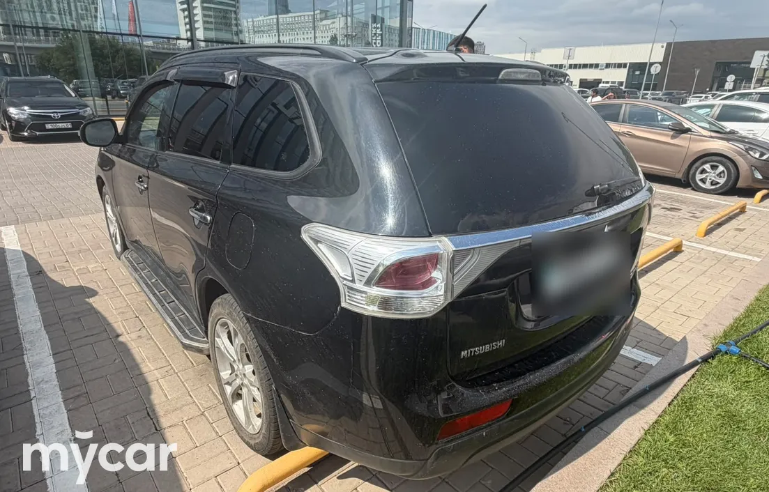 Mitsubishi Outlander 2013