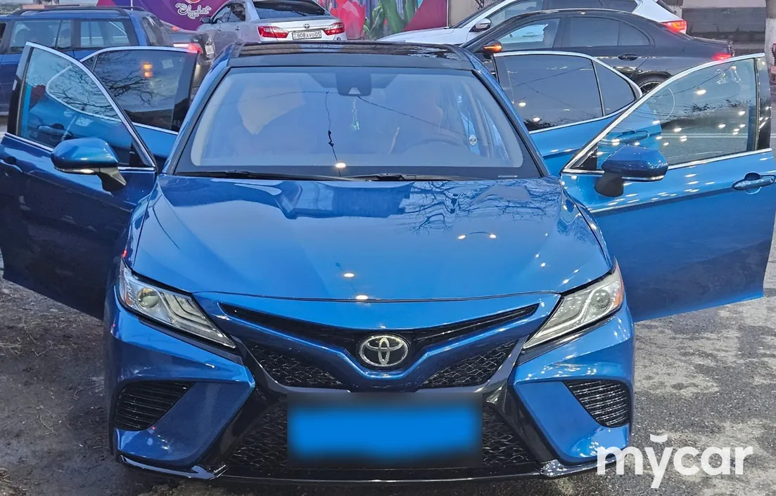 Toyota Camry 2019