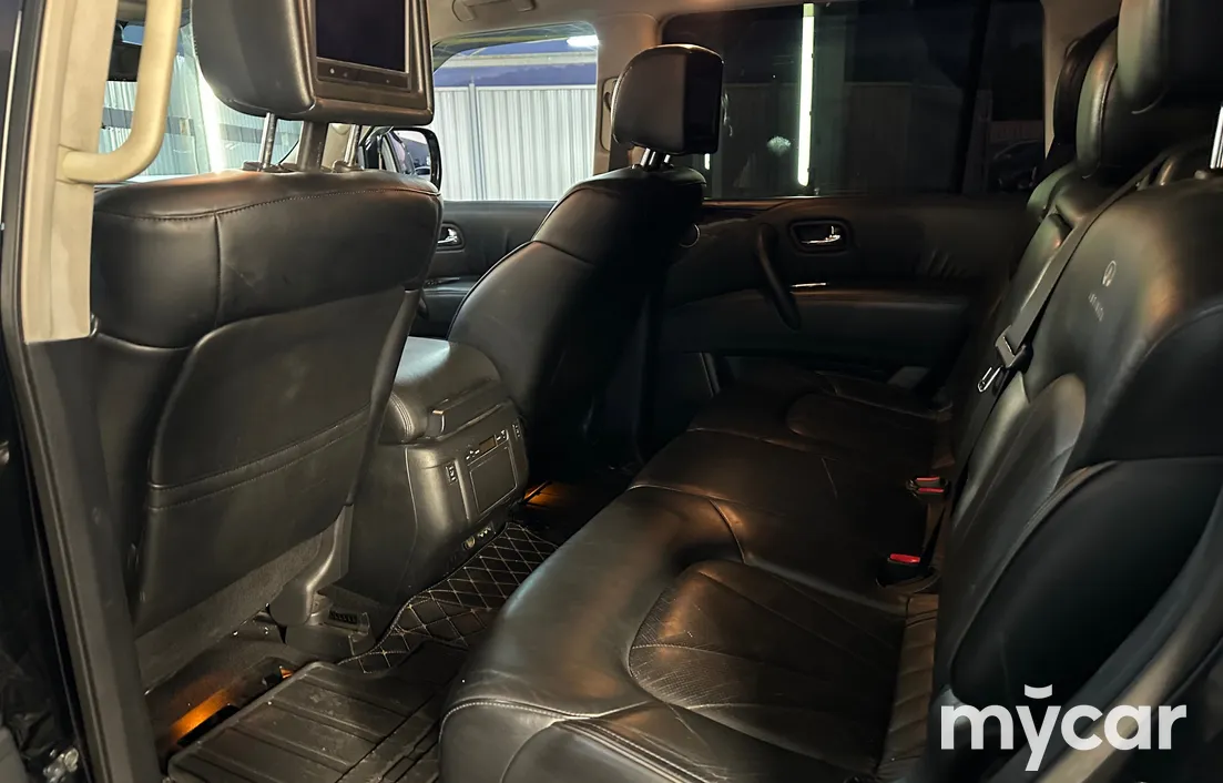 Infiniti QX56 2011