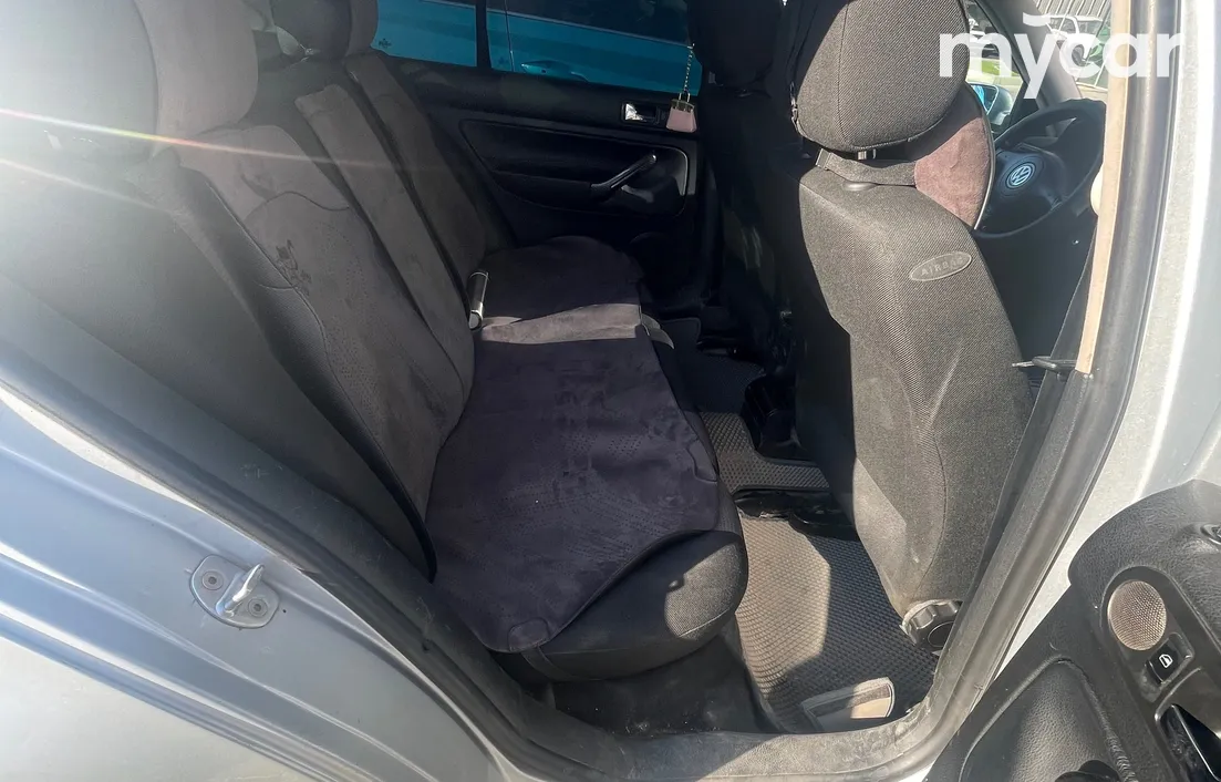 Volkswagen Golf 2003