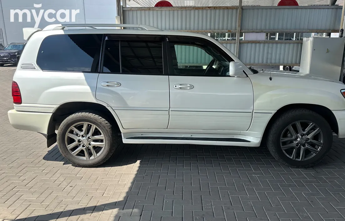 Lexus LX 2004
