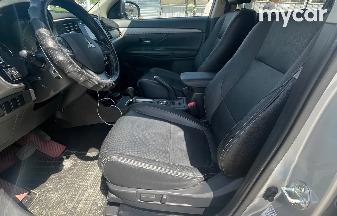 Mitsubishi Outlander 2014
