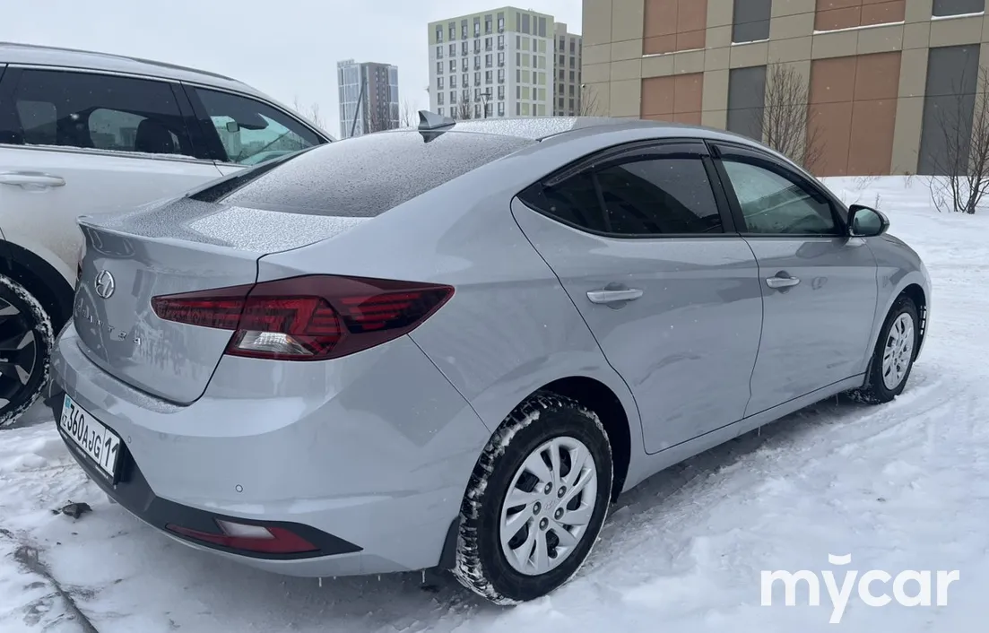 Hyundai Elantra 2020
