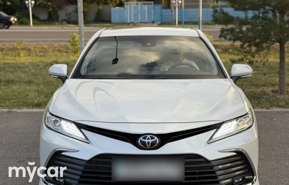 Toyota Camry 2023