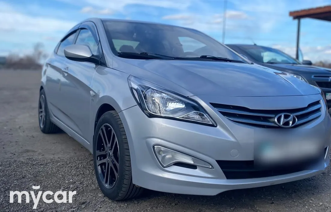 Hyundai Accent 2015