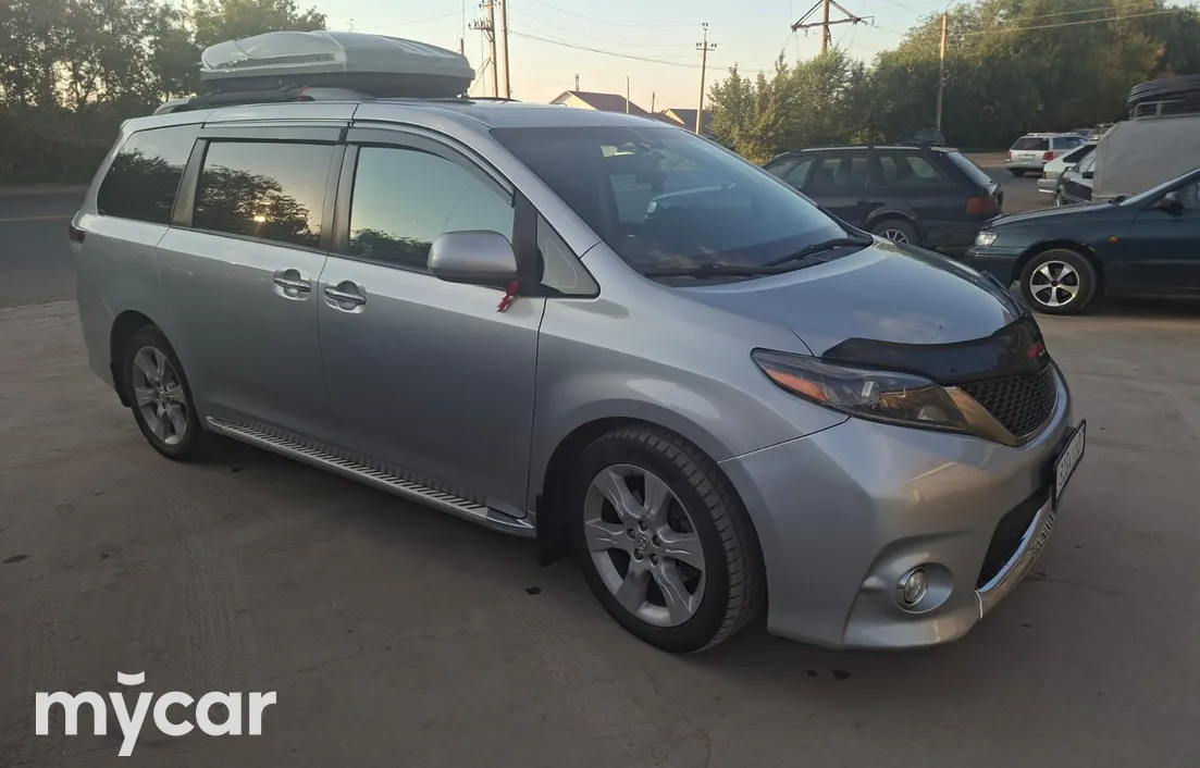 Toyota Sienna 2014