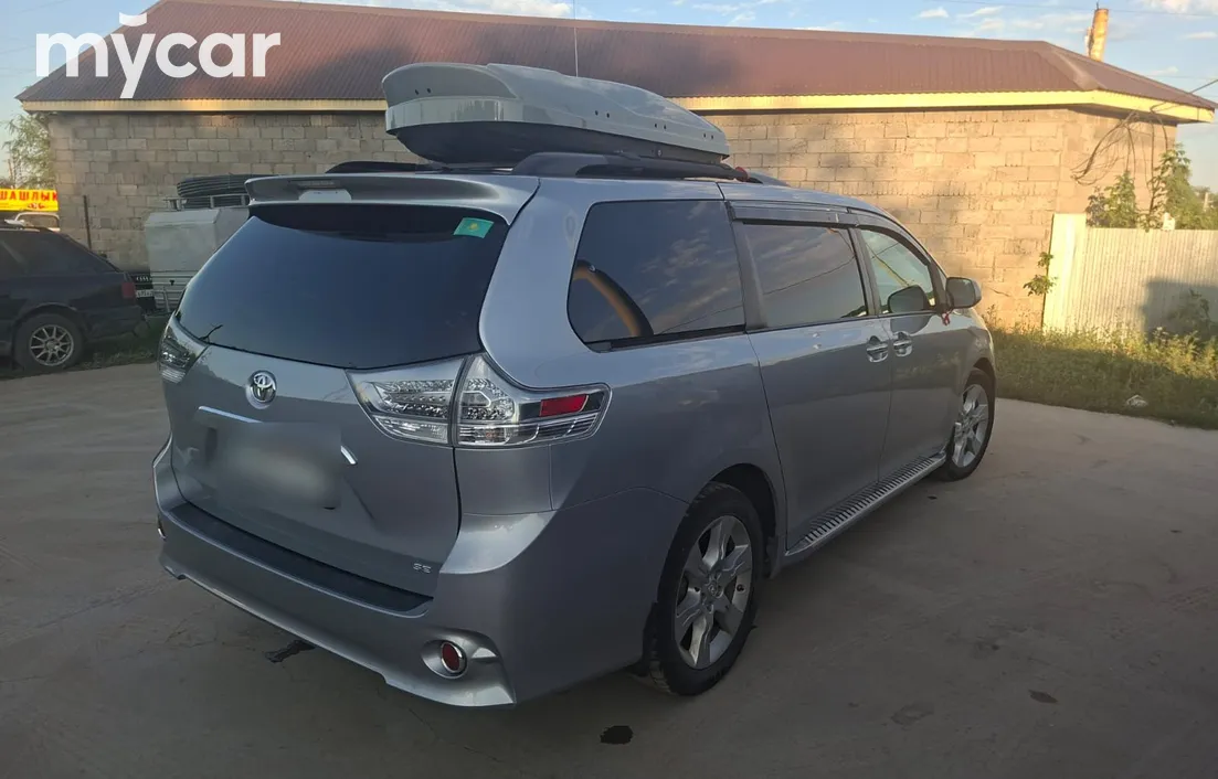 Toyota Sienna 2014