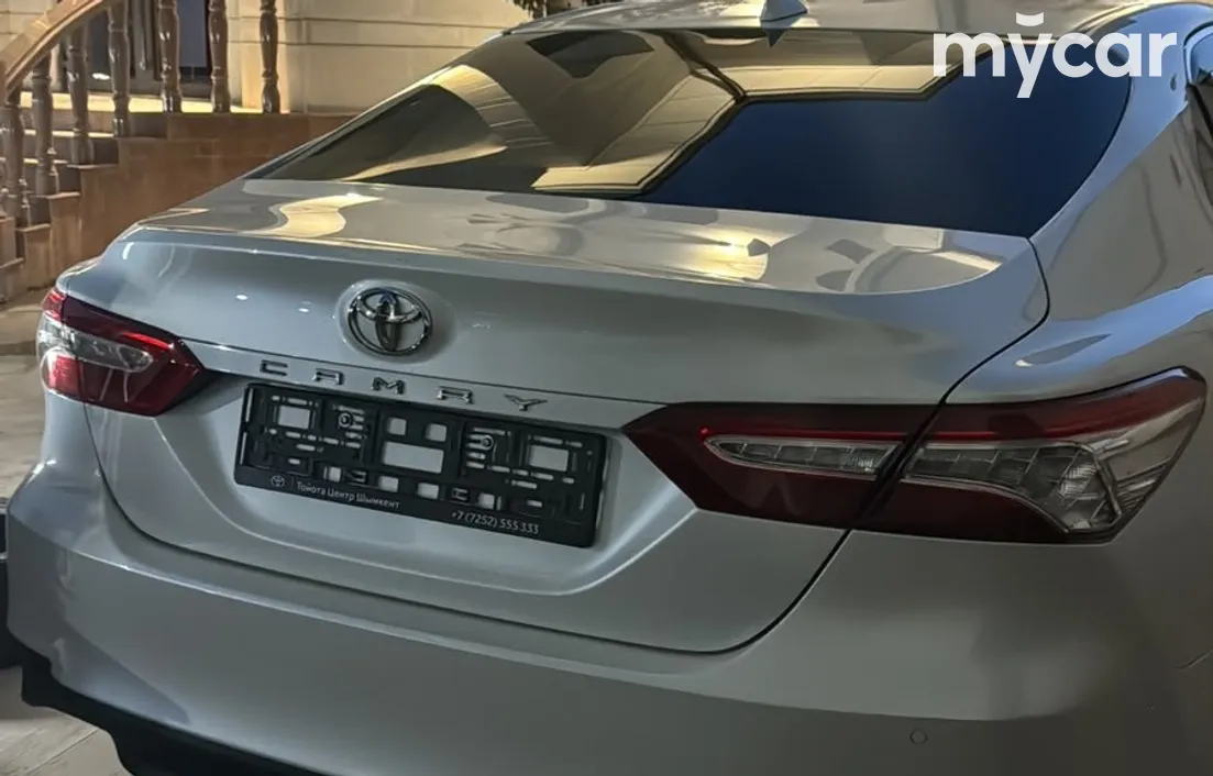 Toyota Camry 2019