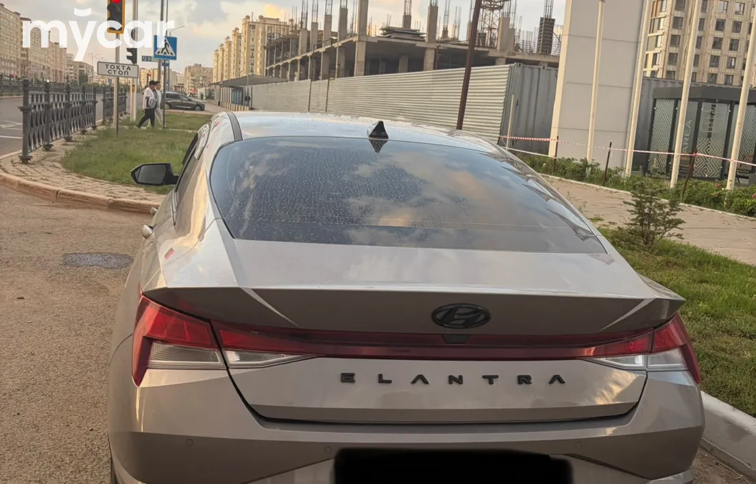 Hyundai Elantra 2021